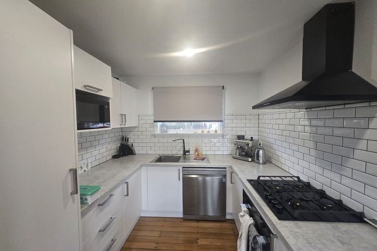 Photo of property in 10 Lucienne Place, Hillsborough, Christchurch, 8022