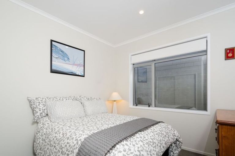 Photo of property in 8 Poaka Road, Hobsonville, Auckland, 0618