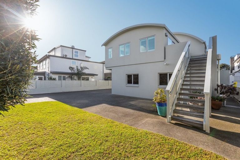 Photo of property in 198 Marine Parade, Mount Maunganui, 3116