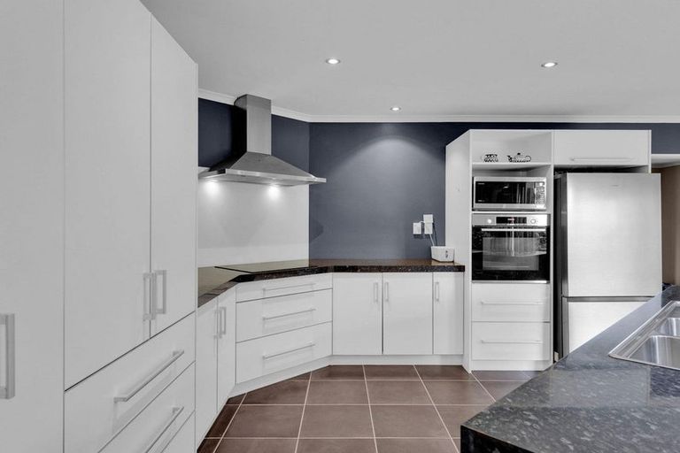 Photo of property in 48 Wiltshire Drive, Huntington, Hamilton, 3210