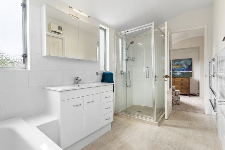 Photo of property in 10 Norman Road, Hauraki, Auckland, 0622