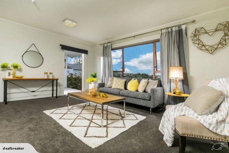 Photo of property in 1/744 Te Atatu Road, Te Atatu Peninsula, Auckland, 0610