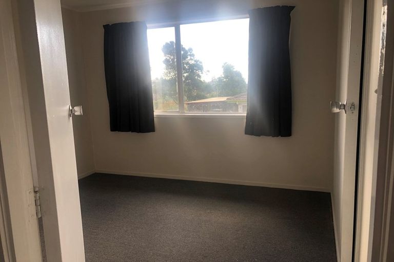 Photo of property in 35 Leo Street, Glen Eden, Auckland, 0602