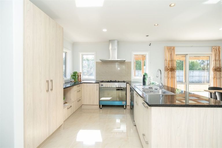 Photo of property in 210 Saint James Drive, Huntington, Hamilton, 3210