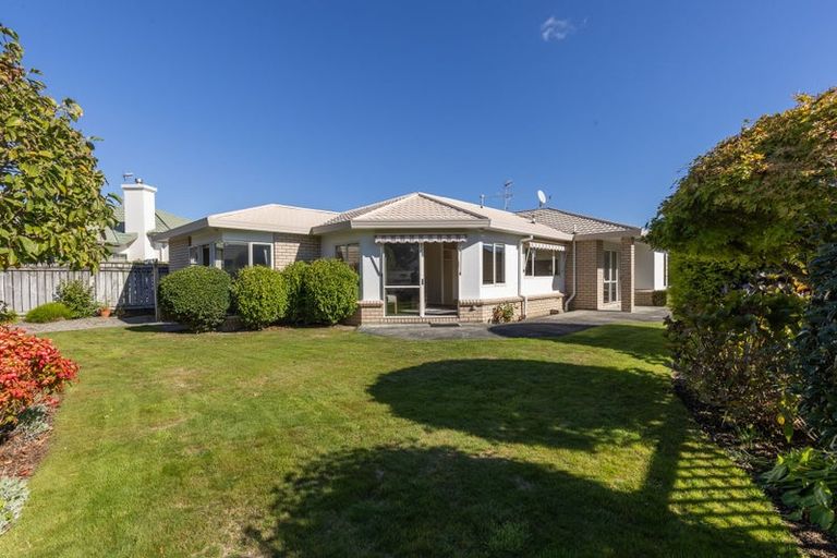 Photo of property in 15a Runanga Grove, Waikanae, 5036