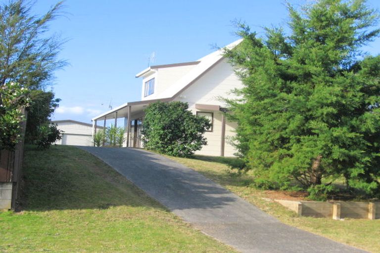 Photo of property in 406 Linton Crescent, Whangamata, 3620