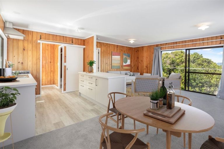 Photo of property in 42b Glanmire Road, Newlands, Wellington, 6037