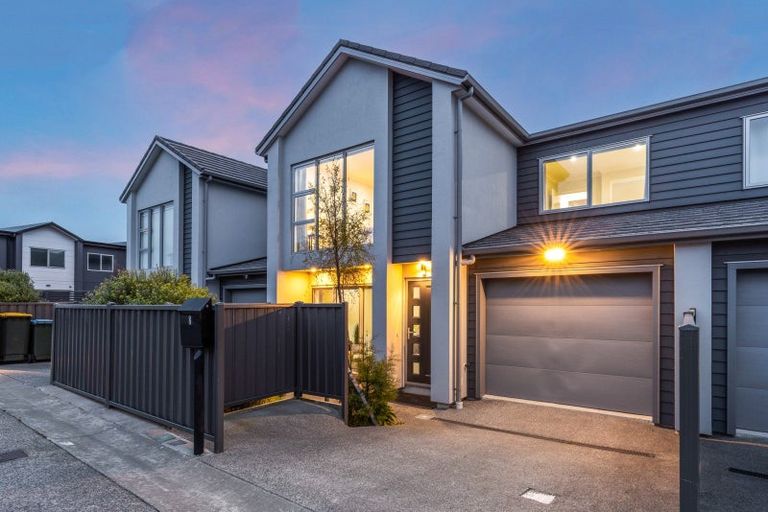 Photo of property in 8 Tieke Lane, Kenepuru, Porirua, 5022