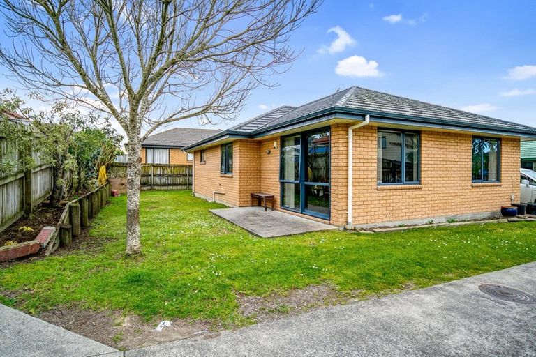Photo of property in 35 Plumley Crescent, Mangere, Auckland, 2022
