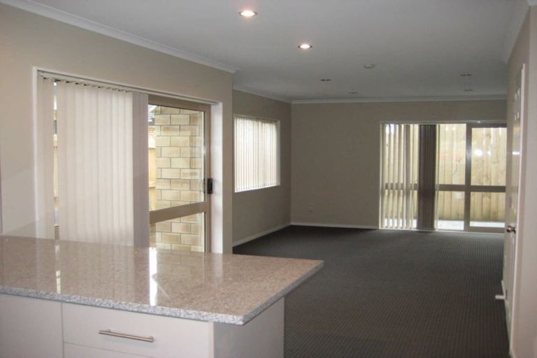Photo of property in 6 Tavua Lane, Ranui, Auckland, 0612