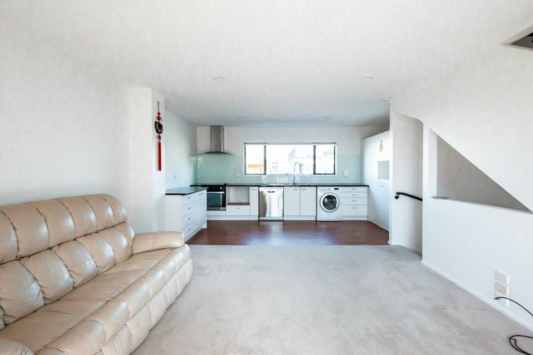Photo of property in 17a/9 Delta Avenue, New Lynn, Auckland, 0600