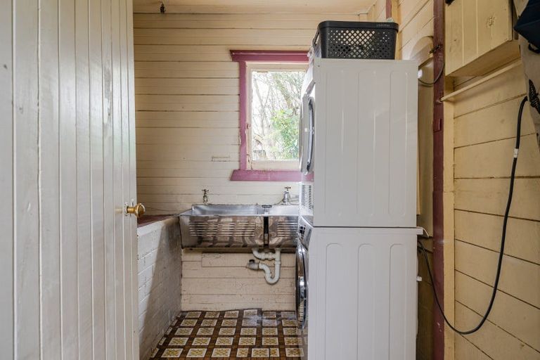 Photo of property in 23 Knowles Street, Terrace End, Palmerston North, 4410