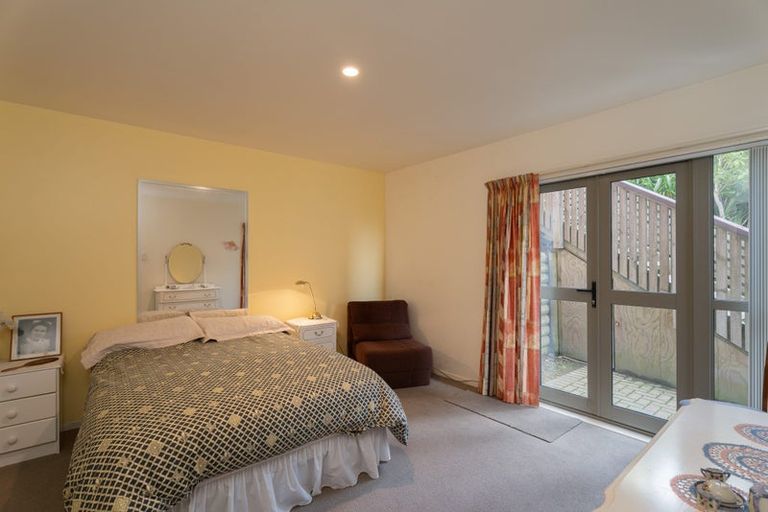 Photo of property in 1 Atamira Close, Churton Park, Wellington, 6037