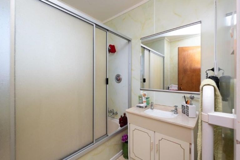 Photo of property in 8a Milmoe Street, Hawera, 4610