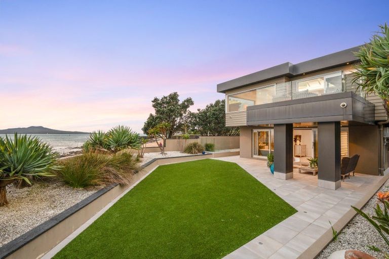 Photo of property in 34 Muritai Road, Milford, Auckland, 0620