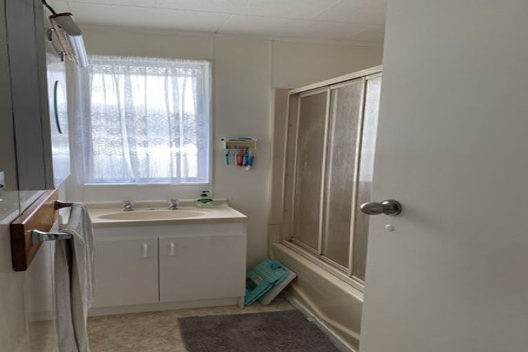 Photo of property in 25 Reynolds Road, Pukekohe, 2120