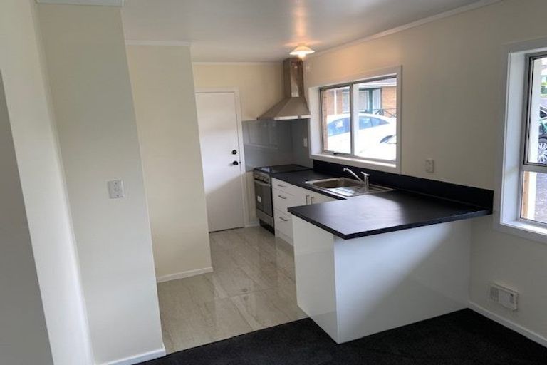 Photo of property in 30 Faith Bullock Place, New Lynn, Auckland, 0600