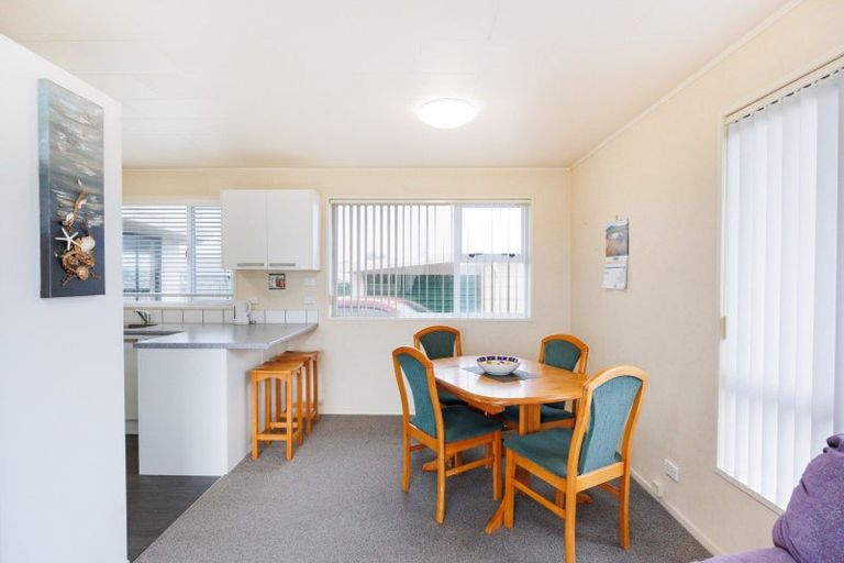 Photo of property in 20 Thomas Place, Foxton Beach, Foxton, 4815