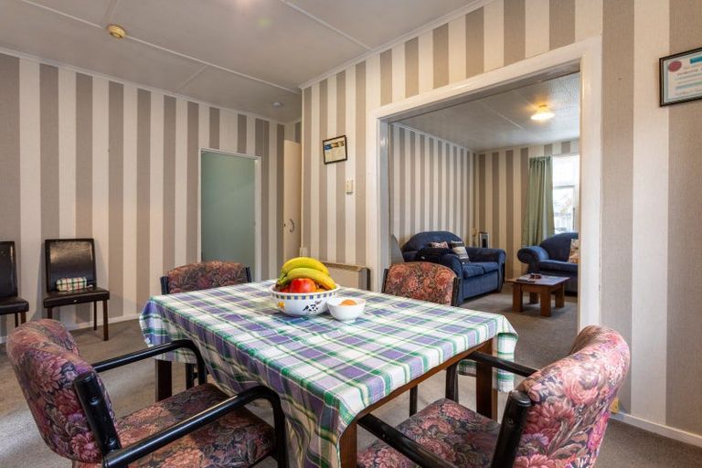 Photo of property in 10 Seddon Street, Dannevirke, 4930