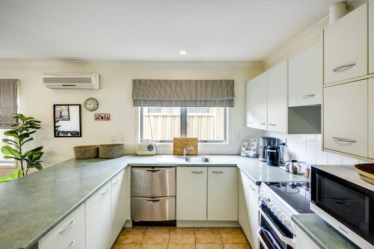 Photo of property in 2/193 Gloucester Street, Taradale, Napier, 4112