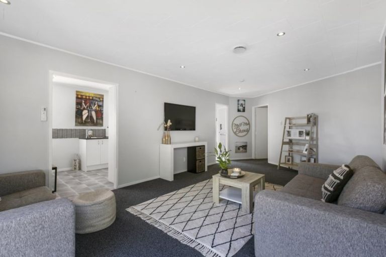 Photo of property in 52 Redcrest Avenue, Red Hill, Papakura, 2110