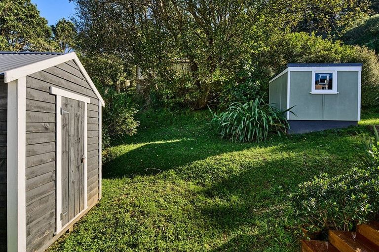 Photo of property in 15 Greer Crescent, Tawa, Wellington, 5028