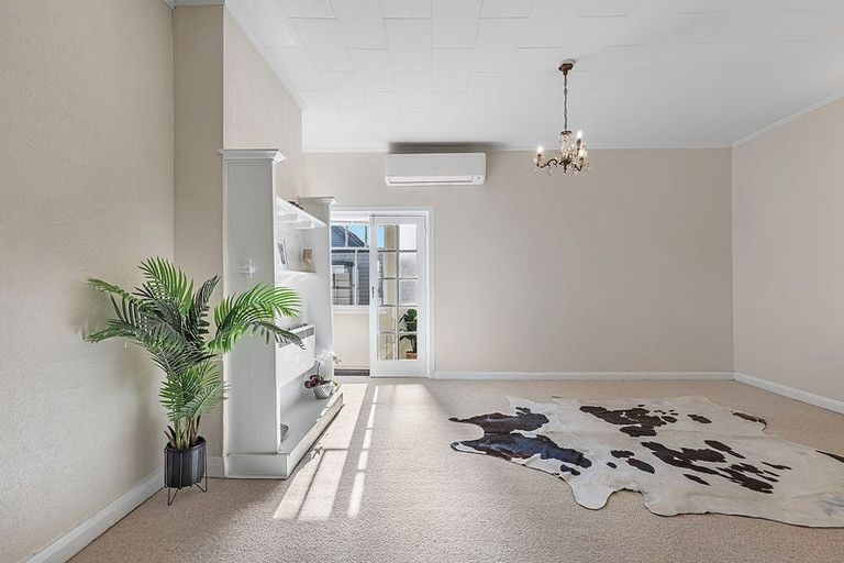 Photo of property in 10 Rimu Road, Kelburn, Wellington, 6012