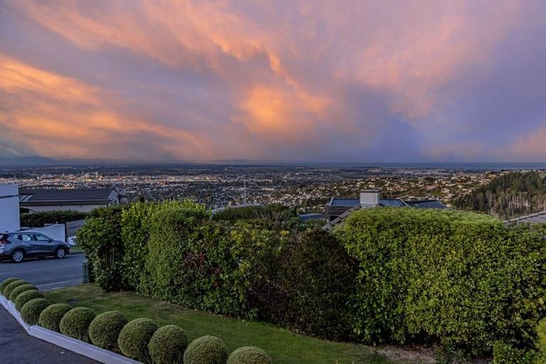 Photo of property in 31 Harry Ell Drive, Cashmere, Christchurch, 8022