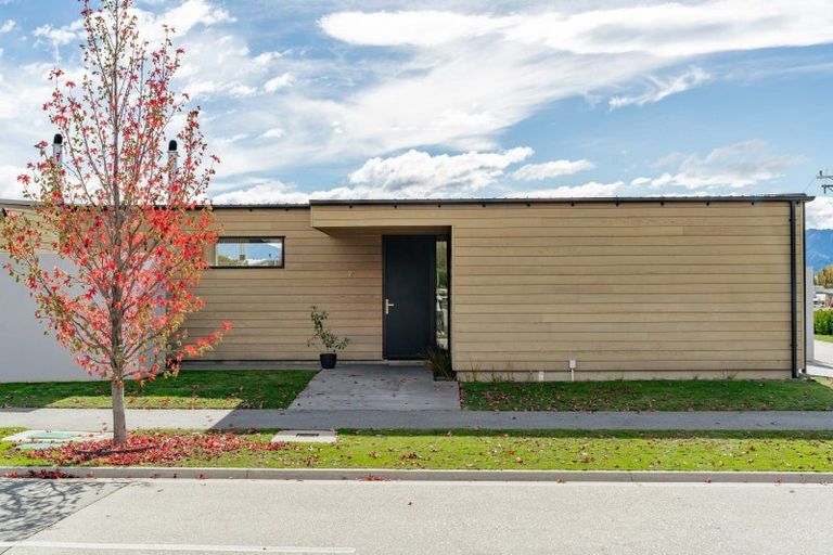 Photo of property in 2b Stackbrae Avenue, Wanaka, 9305
