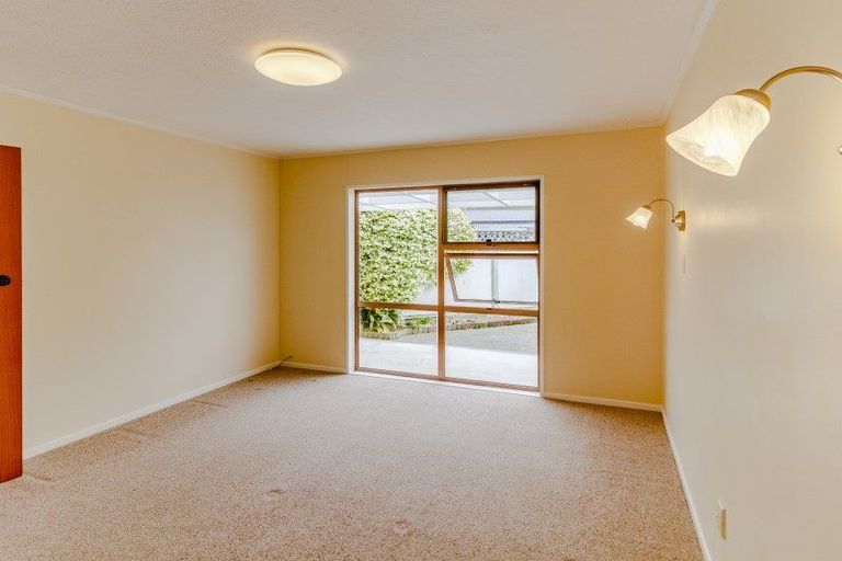 Photo of property in 3 Dolbel Street, Taradale, Napier, 4112