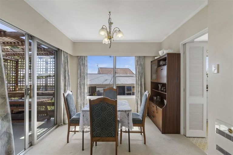 Photo of property in 301 Pakuranga Road, Pakuranga Heights, Auckland, 2010