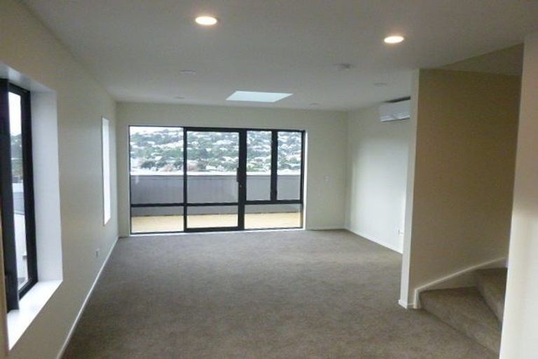 Photo of property in 10/104u Maupuia Road, Maupuia, Wellington, 6022