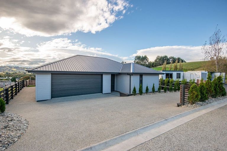 Photo of property in 5 Ella Lane, Green Island, Dunedin, 9018