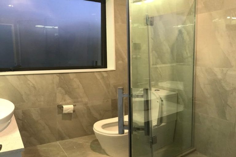 Photo of property in 1 Cooladawson Drive, Flat Bush, Auckland, 2019