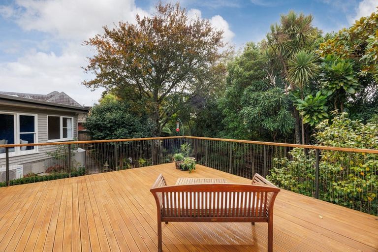Photo of property in 221b Victoria Avenue, Hokowhitu, Palmerston North, 4410