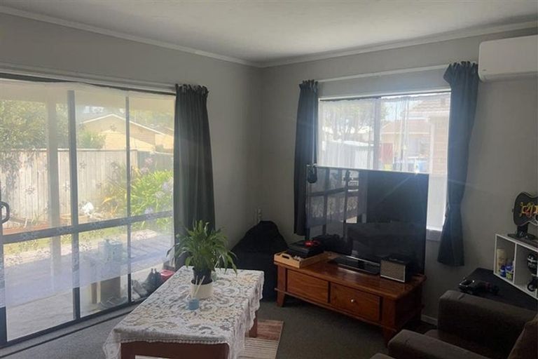 Photo of property in 36 Kirk Street, Otaki, 5512