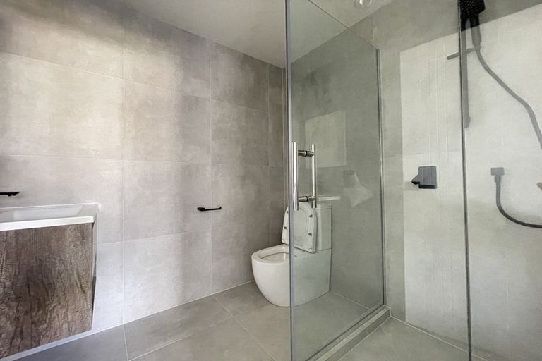 Photo of property in 12e Sea Spray Drive, Bucklands Beach, Auckland, 2012