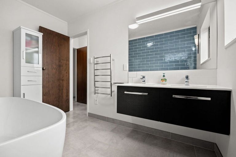 Photo of property in 126 Totara Drive, Pukete, Hamilton, 3200