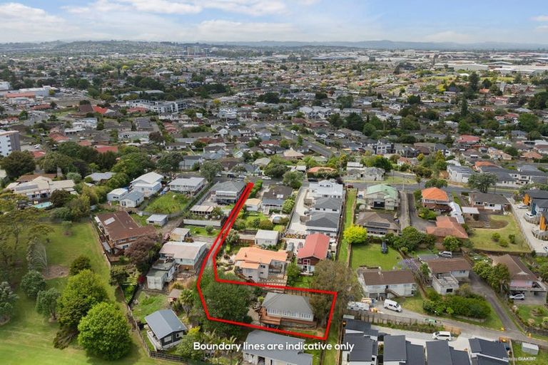 Photo of property in 2/27 Hillcrest Road, Papatoetoe, Auckland, 2025