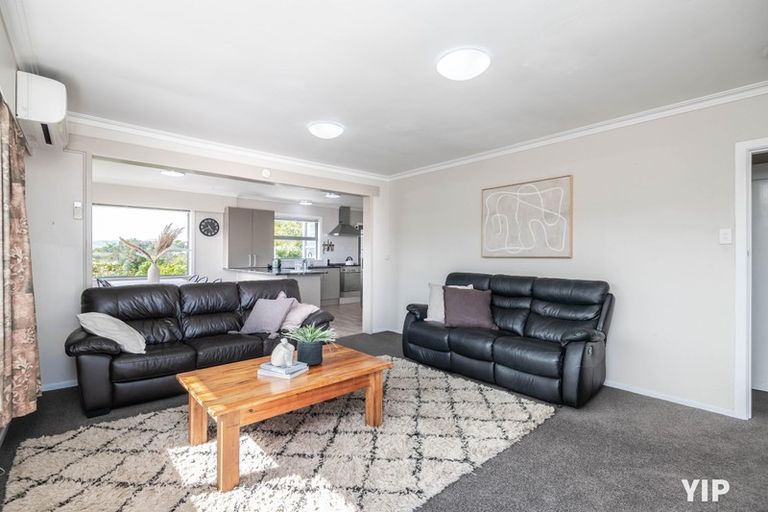 Photo of property in 5 Hallewell Crescent, Johnsonville, Wellington, 6037