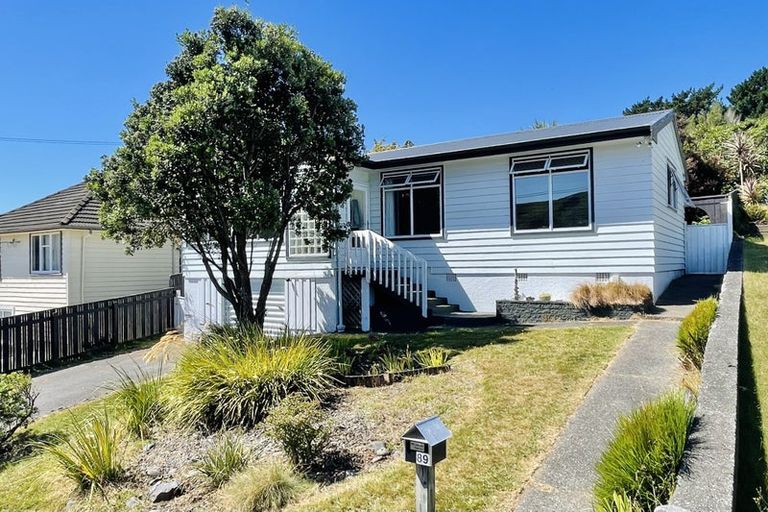 Photo of property in 89 Taylor Terrace, Tawa, Wellington, 5028