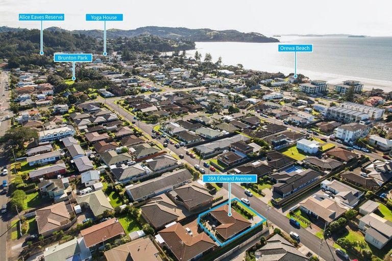 Photo of property in 28a Edward Avenue, Orewa, 0931