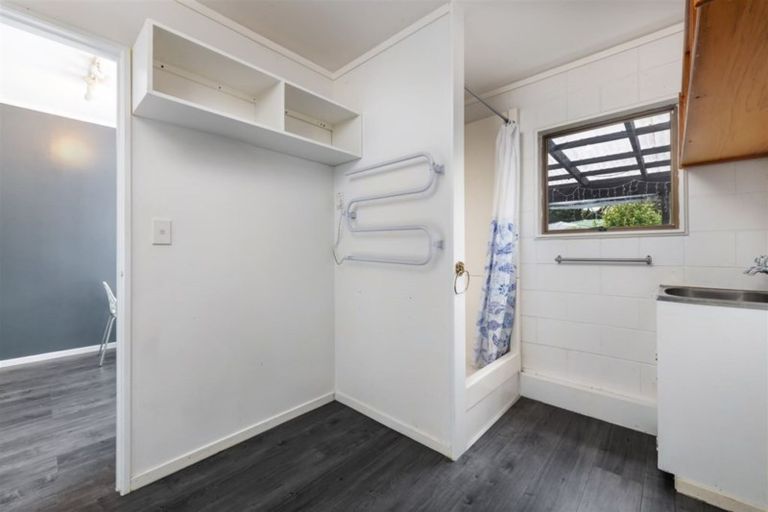 Photo of property in 13 Chrome Place, Henderson, Auckland, 0612