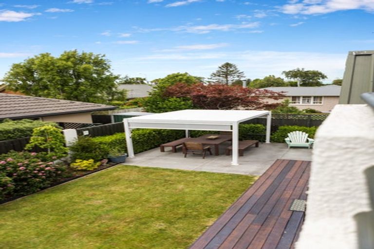 Photo of property in 11 Harlech Mews, Avonhead, Christchurch, 8042