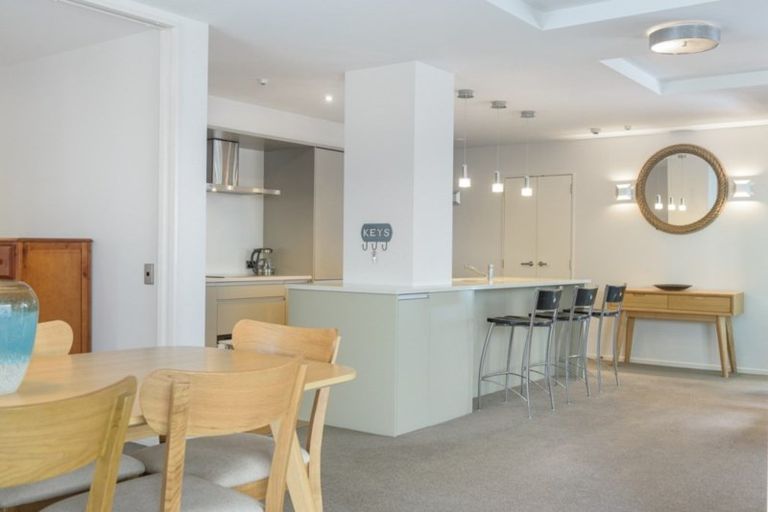 Photo of property in 5/48 Marine Parade, Mount Maunganui, 3116