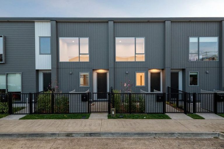 Photo of property in 141 Waituarua Drive, Takanini, Auckland, 2112