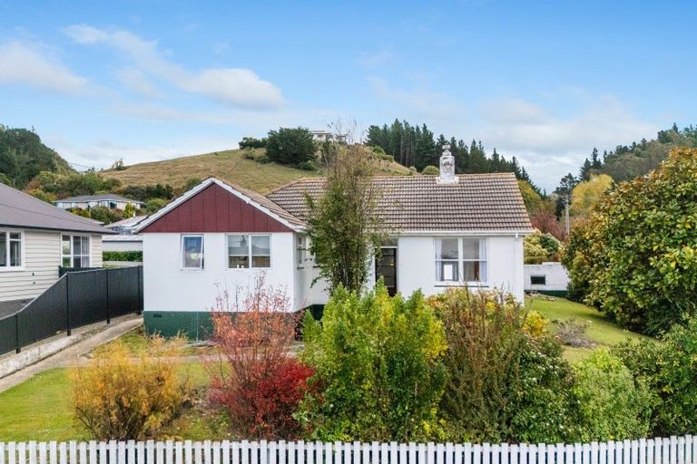 Photo of property in 18 Mclean Street, Oamaru North, Oamaru, 9400