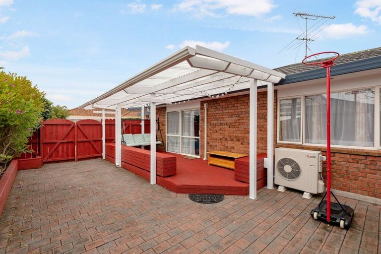 Photo of property in 98a Manuroa Road, Takanini, 2112