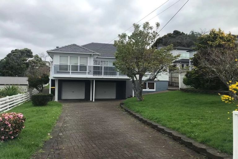 Photo of property in 4 Meadowvale Avenue, Forrest Hill, Auckland, 0620