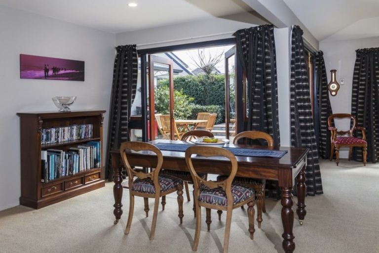 Photo of property in 17 Mcdougall Avenue, St Albans, Christchurch, 8014